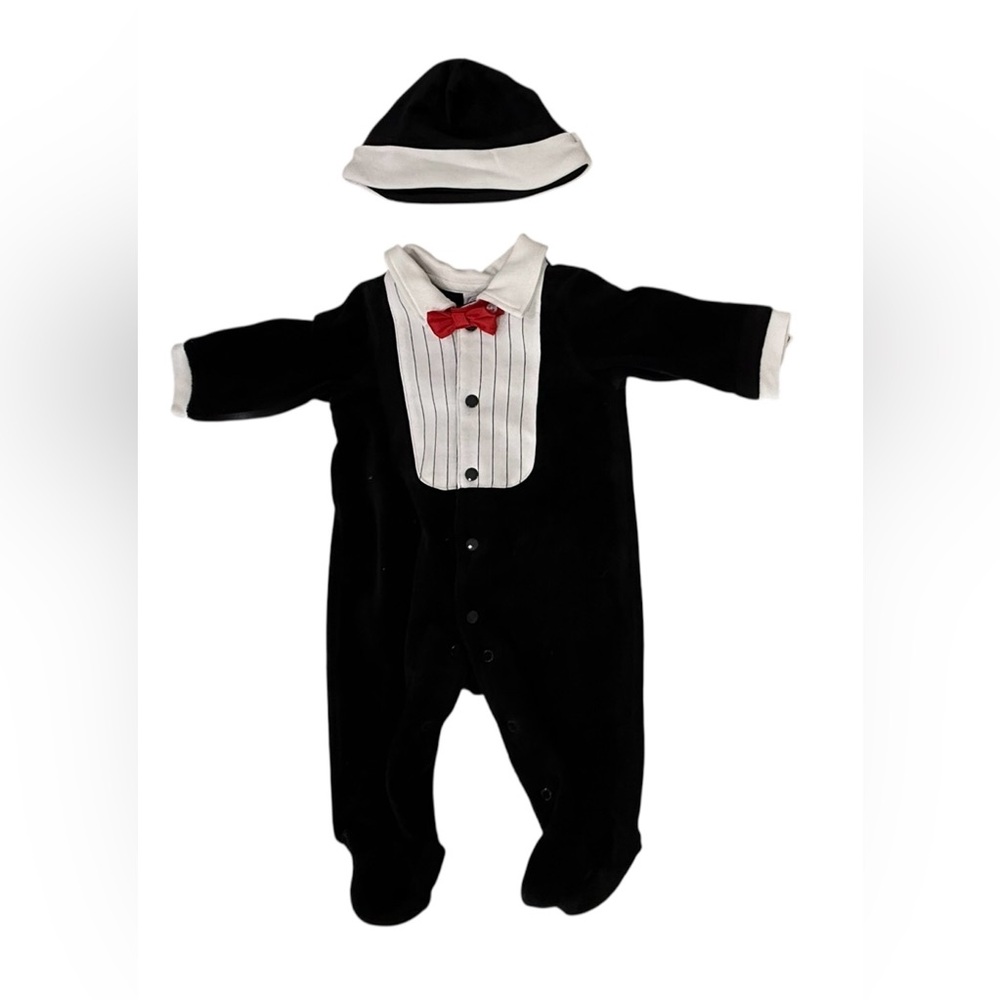 NWT. Little Me Signature, 2 piece set, hat & snap-up sleeper. Size 3 months.